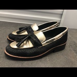 SOSO Men’s Black/Gold Tessal Dress Shoes Size 3